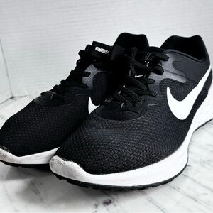 Nike Revolution Running Black Women’s Shoes Size 10